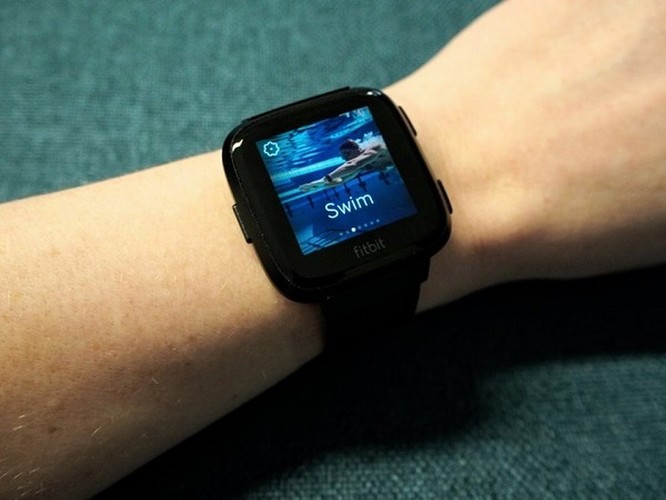 8 lý do nên mua smartwatch Fitbit hơn là Apple Watch ảnh 2