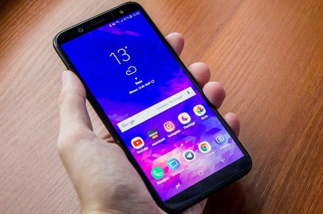 Nên mua Samsung Galaxy A8 2018 hay Galaxy A6 2018? ảnh 17