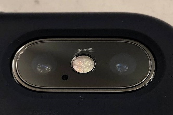 iPhone X bất ngờ liên tục bị nứt mặt kính camera ảnh 1