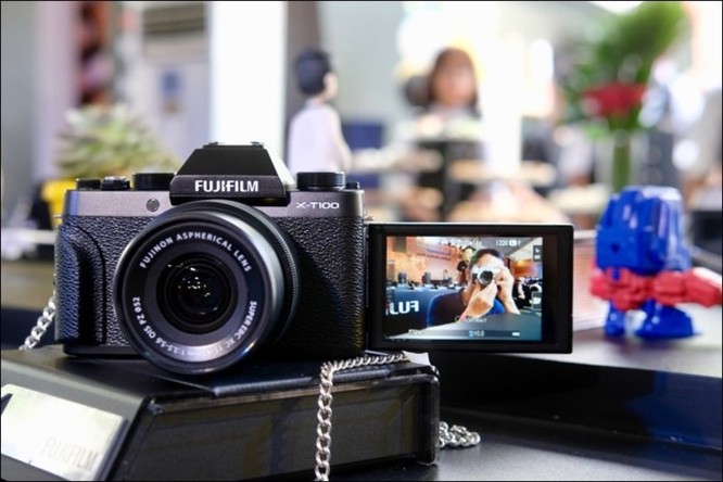 Fujifilm giới thiệu máy ảnh không gương lật XT-100 tại Việt Nam, giá 14,49 triệu đồng ảnh 1