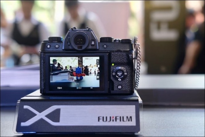 Fujifilm giới thiệu máy ảnh không gương lật XT-100 tại Việt Nam, giá 14,49 triệu đồng ảnh 2