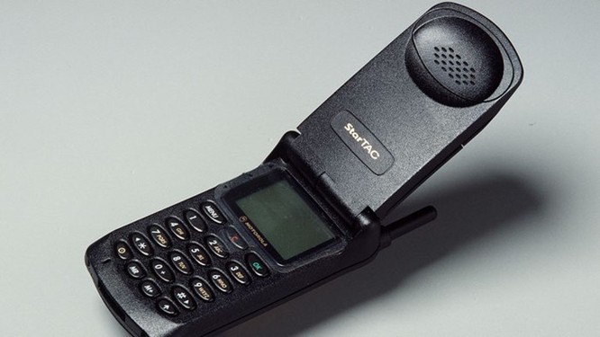 Nhìn lại những chiếc điện thoại Motorola 'lừng lẫy một thời' ảnh 1