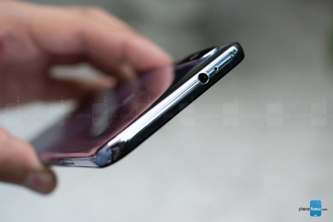 HTC U12 Life ra mắt: cấu hình tầm trung, màu sắc độc đáo ảnh 5
