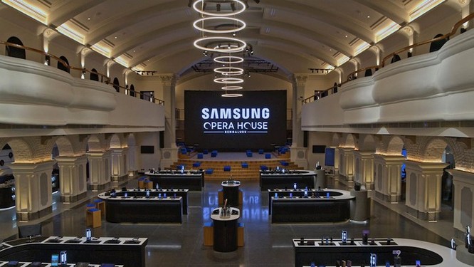 Samsung mở cửa hàng điện thoại lớn nhất thế giới ảnh 1