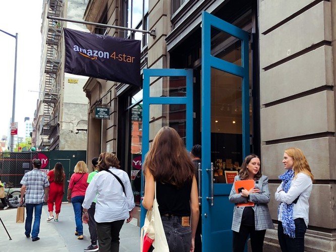 Bên trong cửa hàng 4 sao của Amazon tại New York ảnh 1