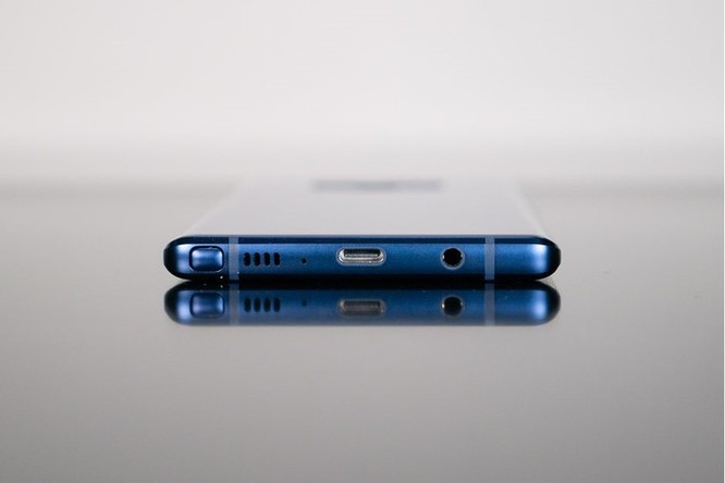 Học tập iPhone, Samsung Galaxy Note 10 bỏ jack tai nghe? ảnh 1
