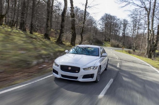 Jaguar Land Rover đang nghiên cứu công nghệ chống say xe ảnh 1
