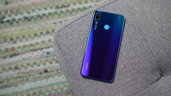 9 smartphone có màu đẹp nhất năm 2018 ảnh 19