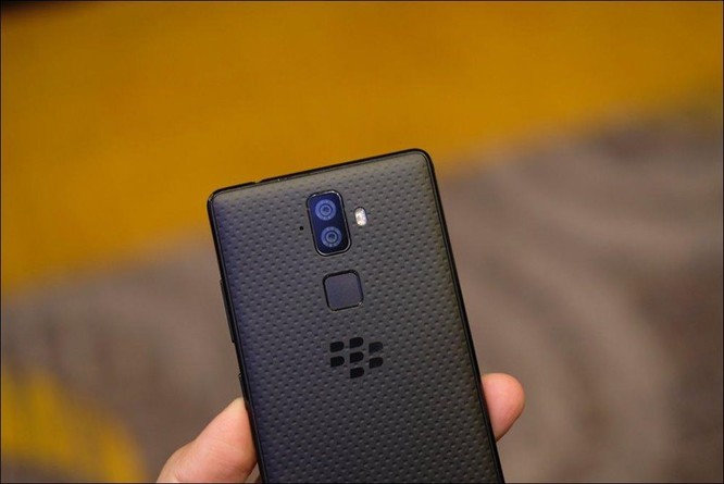 Hình ảnh, video chi tiết BlackBerry Evolve mới ra mắt thị trường Việt Nam, giá 7,99 triệu đồng ảnh 3