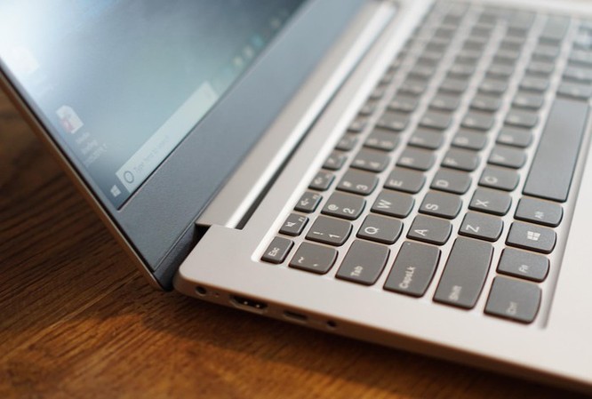 Lenovo đưa laptop siêu mỏng, có nắp che webcam về VN giá 15 triệu ảnh 7