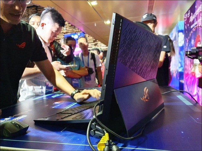 Asus giới thiệu máy tính giá 180 triệu đồng tại Việt Nam ảnh 3