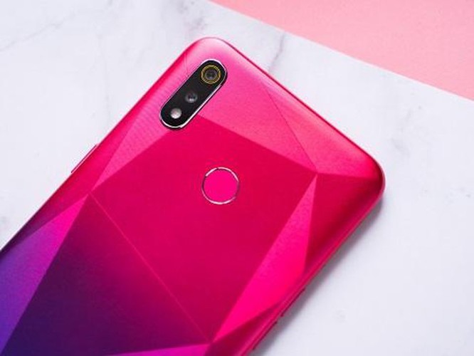 Ngắm smartphone Realme 3 phiên bản kim cương hồng vừa lên kệ ảnh 4