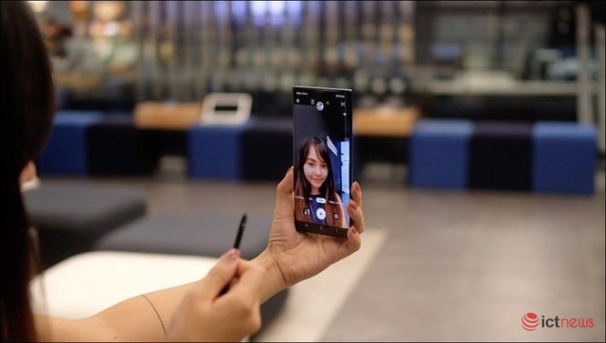 Hình ảnh bộ đôi Galaxy Note 10 tại Việt Nam: màn hình đẹp, bút S Pen mạnh, camera nhiều tính năng hơn ảnh 6