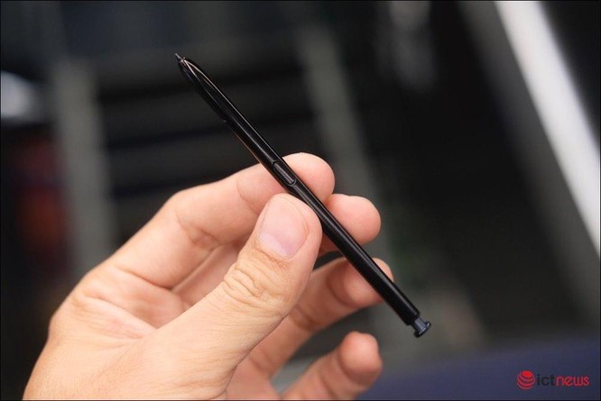 Hình ảnh bộ đôi Galaxy Note 10 tại Việt Nam: màn hình đẹp, bút S Pen mạnh, camera nhiều tính năng hơn ảnh 4