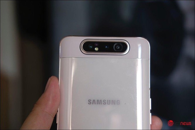 Samsung Galaxy A80: Tiên phong camera trượt xoay ảnh 7