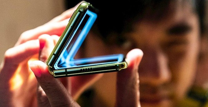 Samsung có thể ra mắt smartphone gập vuông mỏng và rẻ hơn vào năm 2020 ảnh 2