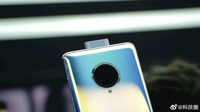 Vivo ra mắt smartphone 5G với 'màn hình thác nước' đầu tiên ảnh 4