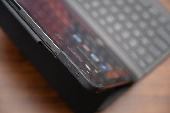 Logitech giới thiệu bàn phím Slim Folio Pro cho iPad, giá bán từ 2,99 triệu đồng ảnh 3