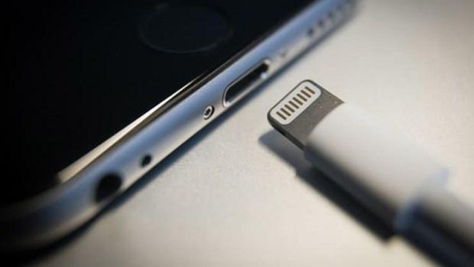 Apple sẽ chia tay cổng Lightning và dùng sạc không dây cho iPhone? ảnh 1