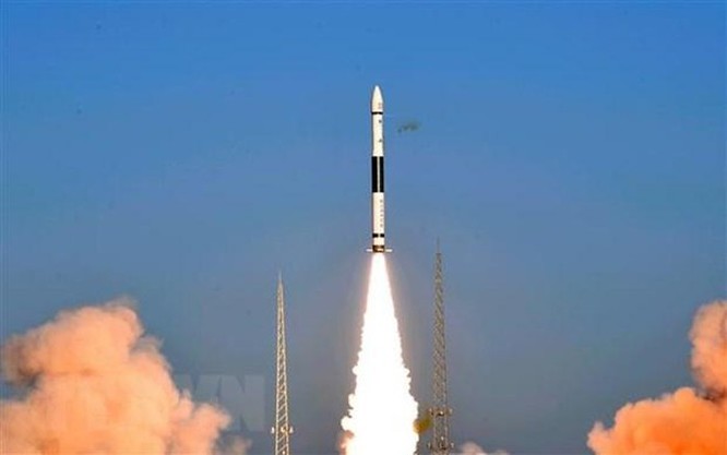 Trung Quốc phóng thành công 2 vệ tinh vào quỹ đạo ảnh 1