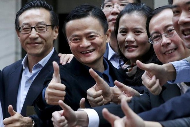 Giá trị Alibaba vượt mặt Facebook, chuyên gia cảnh báo về cổ phiếu TQ ảnh 1