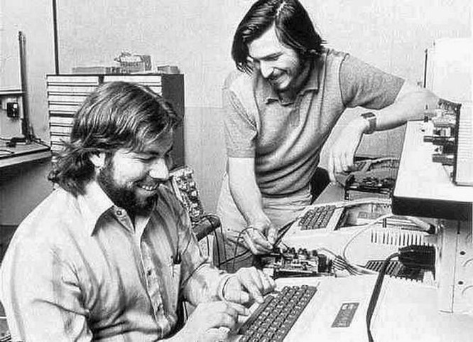 Chuyện chưa kể về Steve Wozniak: Cha đẻ của máy tính hiện đại, bạn thân với Steve Jobs ảnh 1