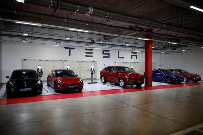 Tesla chờ cấp phép thiết bị phát hiện trẻ trên ô tô ảnh 1