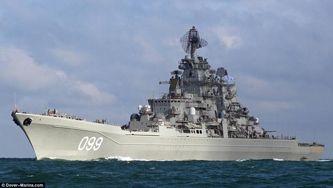 Tuần dương hạm hạng nặng chạy bằng năng lượng hạt nhân Peter Đại đế là chiến hạm trang bị vũ khí vào loại khủng nhất thế giới
