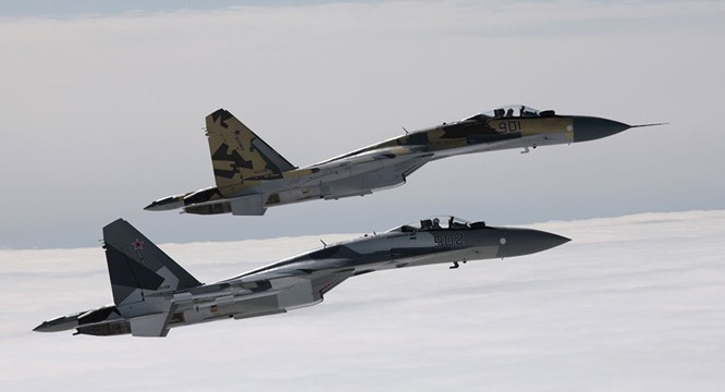 Phi đội Su-35 của Nga