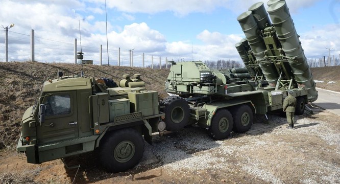 Hệ thống tên lửa S-400 đã được Nga triển khai tại chiến trường Syria khiến Mỹ và phương Tây không dám mạnh động