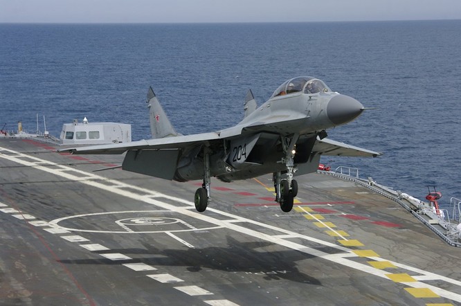 Chiến đấu cơ MiG-29K xuất kích từ tàu sân bay Đô đốc Kuznetsov tham chiến tại Syria