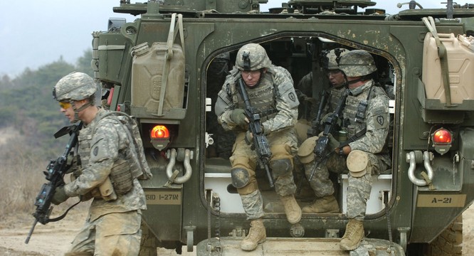 Lính Mỹ và NATO tập trận tại Đông Âu