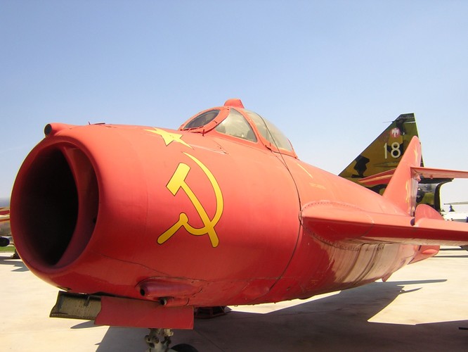 Máy bay chiến đấu Mig-17 do Liên Xô sản xuất
