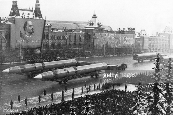 Tên lửa đạn đạo của Liên Xô diễu binh năm 1969