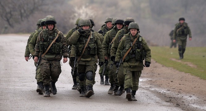Binh sĩ Nga đóng trên bán đảo Crimea sau khi sáp nhập năm 2014