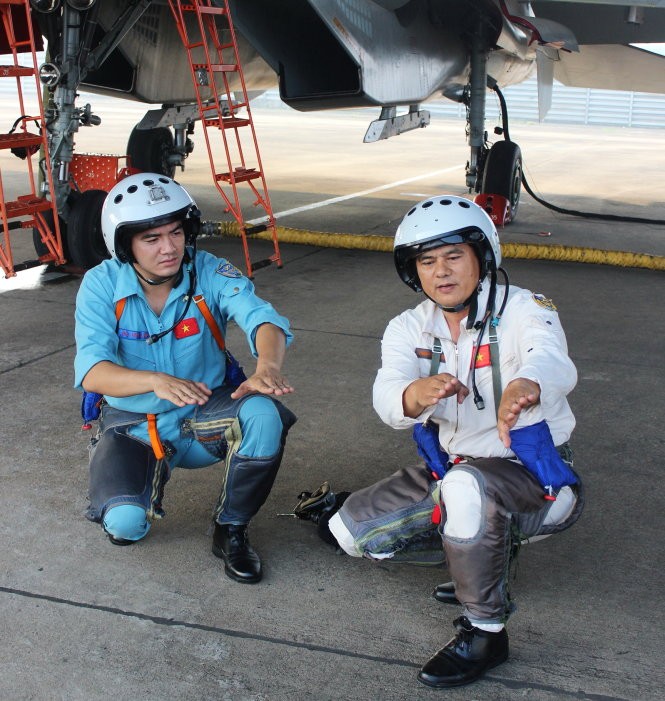 Phi công lái Su-30MK2 của Không quân Nhân dân Việt Nam