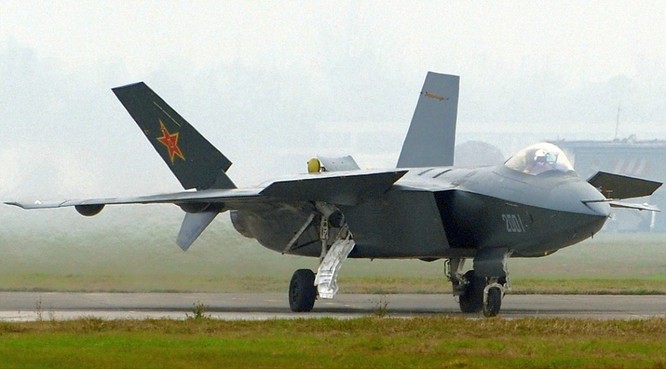 Chiến đấu cơ tàng hình J-20 vừa được Trung Quốc biên chế vào lực lượng không quân