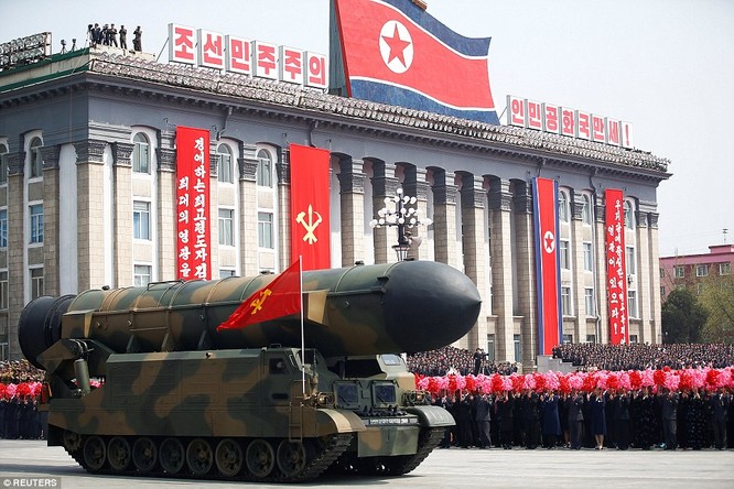 Tên lửa Triều Tiên trong lễ duyệt binh hộm nay