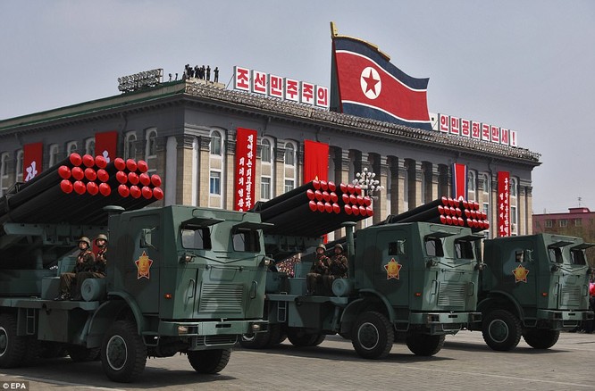 Dàn pháo phản lực phóng loạt đáng sợ của quân đội Triều Tiên