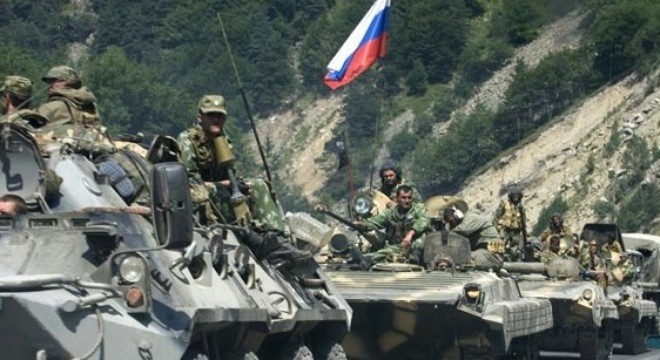 Binh sĩ Nga trong cuộc chiến ngắn ngủi với Goergia năm 2008. Chính những yếu kém bộc lộ qua cuộc chiến này đã thúc đẩy Nga hiện đại hóa quân đội