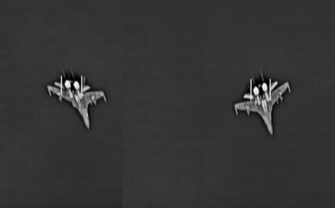 Phi đội hai chiếc Su-35 trên bầu trời Syria, ảnh do không quân hải quân Mỹ ghi lại