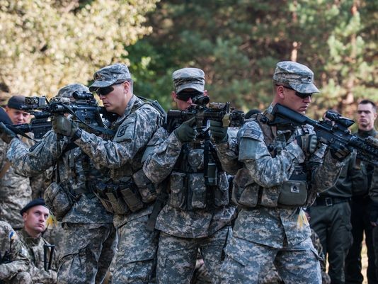Cố vấn quân sự Mỹ huấn luyện lực lượng vũ trang Ukraine