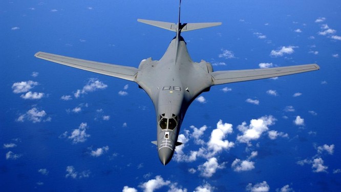 Máy bay ném bom chiến lược tầm xa B-1B của Mỹ