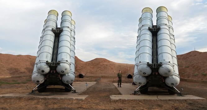 Tổ hợp S-400 Tổ hợp S-400