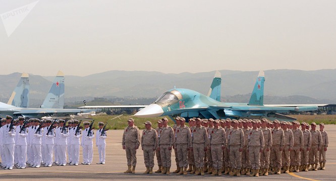 Lực lượng viễn chinh Nga tại sân bay quân sự ở Syria