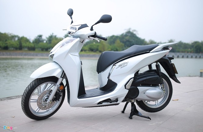 Cận cảnh Honda SH 300i ABS giá 248 triệu vừa ra mắt ở Việt Nam ảnh 1