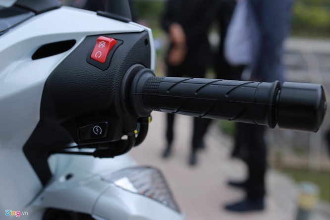 Cận cảnh Honda SH 300i ABS giá 248 triệu vừa ra mắt ở Việt Nam ảnh 5