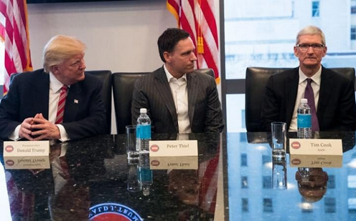 Các lãnh đạo Công nghệ căng thẳng, còn ông Trump thì mỉm cười ảnh 2