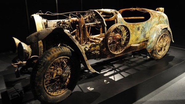 Xe Bugatti hiếm nằm dưới đáy hồ 73 năm ảnh 2
