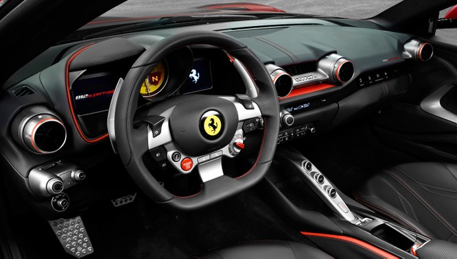 Ferrari ra mắt chiếc 812 Superfast dành cho sinh nhật thứ 70 ảnh 1